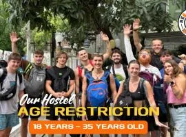 Revolution Khao San by The Bliss