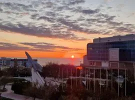 Sunset Apartment Aktau Квартира в центре у моря
