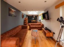 Elegant 2 Bdrm Seaview Cottage 1