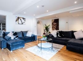 Spacious Leeds City Apt Sleeps 8 With Free Parking, Hotel in Central Station