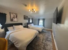 2 Full Beds and Desk 15 min to EWR