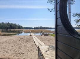 New Luxury Villa by the Sea with Panoramic Views, hotell i Borgå