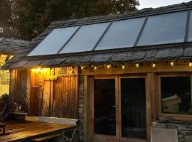 Magnifique Gite en Bord de Lac, hotell i Devesset