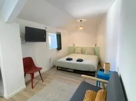 Cocon atypique & verdure au cœur du Vieux Montbard