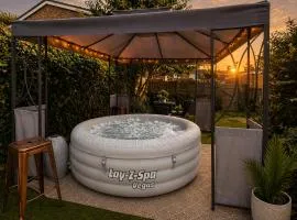 Spacious Canterbury Stay with Hot Tub
