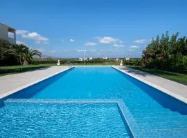 Socrates Holidays Apt 3 with Pool near the Beach