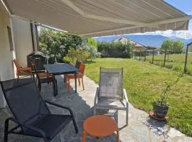 Annecy proche Maison jolie vue et beau jardin ensoleile