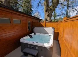 Luxury Hot Tub 3 Bedroom Lodge - Lake Windermere