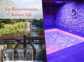Tinténiac में, होटल Jacuzzi XXL avec La Rouyonnaise