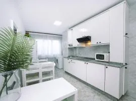 Confort en Arzúa Centro, Apt 3 by CABANA Rentals