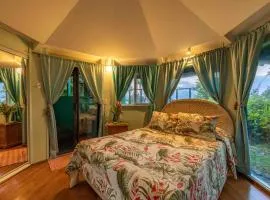 Gazebo Room Farm Stay in Haiku on Road to Hana