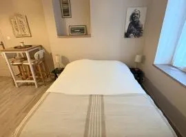 Studio Cosy avec Cour Privée