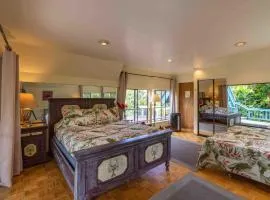 Garden Room Farm Stay in Haiku on Road to Hana