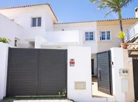 Tarifa Family House 5 min walk to the beach and old town
