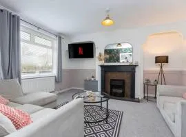 4BR Home with Parking Ideal for Contractors