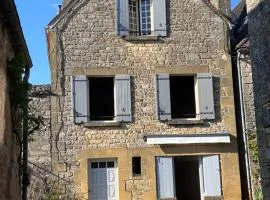 Charming house with panoramic view in Domme-Sarlat