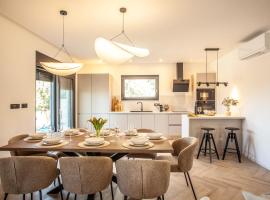 Villa Orkula Rab with Heated Pool, Gym & Sea View, hotel di Rab