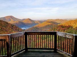 Sevierville में, होटल PEARLY GATES Cabin - the BEST VIEWS in the Smokies wifi hot tub
