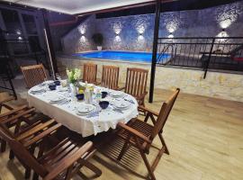 Adria Stone House, Hotel in Grižane