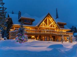 Vagabond Lodge at Kicking Horse, Hotel in Golden
