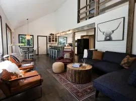 Glacier Montana Retreat with Hot Tub!