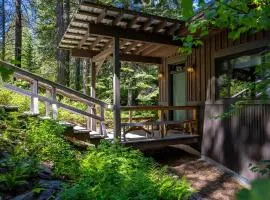 Tranquil Creekside Cabin