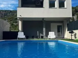 Villa Mirage