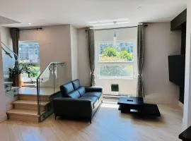 3BED Townhouse with City, Ocean and Mountain views - North Vancouverr