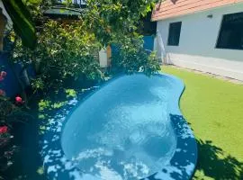 Gran Casa, Con Piscina, Estacionamiento y Vista al Mar