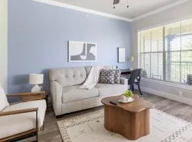 Landing Amazing 1BD in Cityview