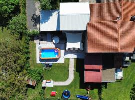 apartman Goga with pool and jacuzzi, hotel a Labin