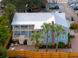 Blue Carriage House Downtown Boutique Hotel