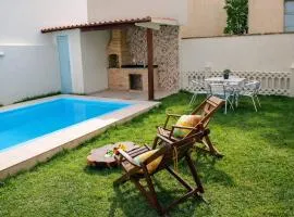 Casa a 100 m Praia Cabo Frio Condomínio Orla 500