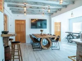 Stylish Stay Near CWS, Zoo & Downtown Fun