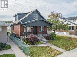 Black door bungalow, Hotel in Windsor