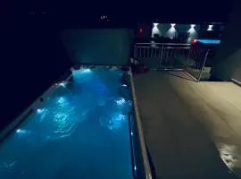 Romantic Lodge -Private Swimm-Spa
