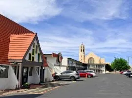 Super 8 by Wyndham Albuquerque Downtown