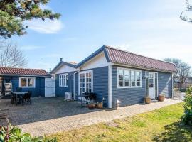 6 person holiday home in Grenaa-By Traum, hotel en Grenå