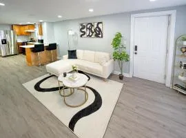 Modern 2BR Gem Free Parking-10 min Midway Airport-15 min Dtwn