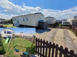 Spacious accomodation 188 Unity Beach sleeps 6 Centrally located Pet friendly Pets Stay Free, Hotel in Brean