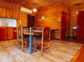 Cabaña Victoria en pleno centro de la ciudad, viešbutis mieste Enkarnasjonas