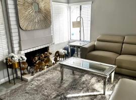 4 bedroom 2 bathroom single family house in Irvine, Hotel in Irvine