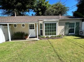 Charming Private Guest House, hotel in Burbank