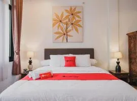 RedDoorz Syariah Plus near Trans Studio Cibubur