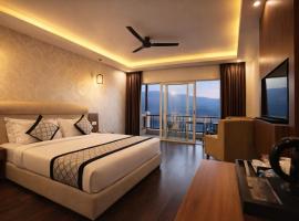 Kasauli View Resort # Parking # lift # Garden # Restaurant # Open Terrace # On Road Location, hotel i Kasauli
