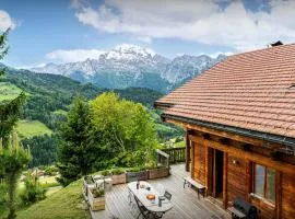 Luxury 4-star ski chalet for 15 - hot tub & games room - OVO Network