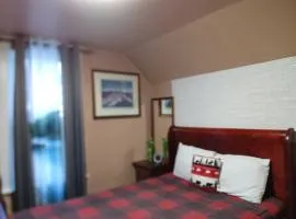 Niagara falls cottage unit with loft
