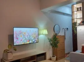 Cozy Condo with Pool and Balcony Near Cebu Airport
