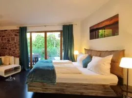 Design Ferienwohnung 2. Reihe Wörthsee mit Garten und großer Terrasse