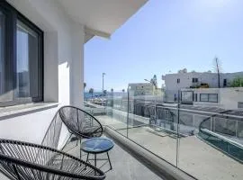 Sea View 2-bedroom Apartment in Paphos Port